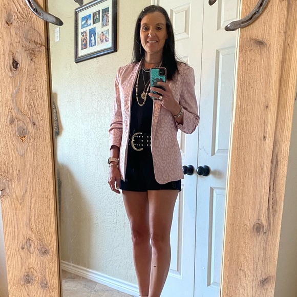 Meet your Posher, Britney - Picture 2 of 4